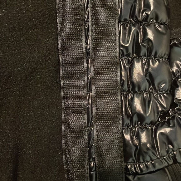 CANADA POOCH Shiny Insulated Dog Puffer Vest - Picture 3 of 7